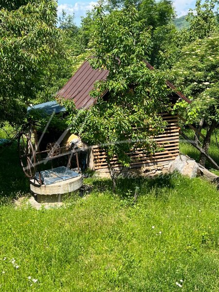 Provita de Sus, teren intravilan constructie, intabulata-ideal pentru renovare.