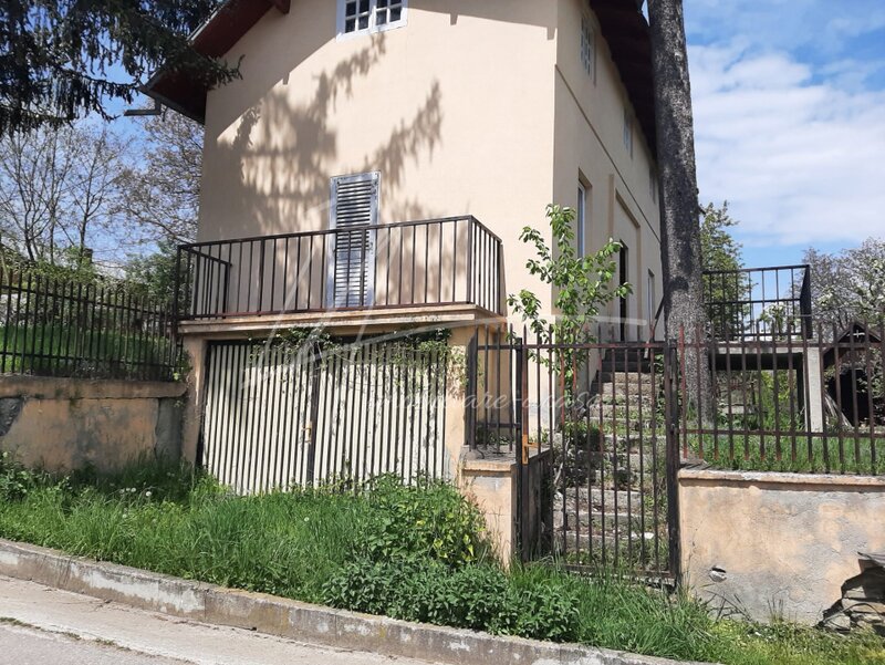 Provita de Sus, teren intravilan constructie, intabulata-ideal pentru renovare.
