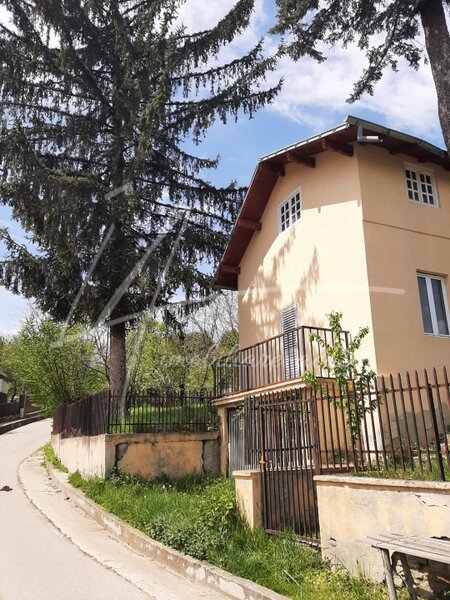 Provita de Sus, teren intravilan constructie, intabulata-ideal pentru renovare.